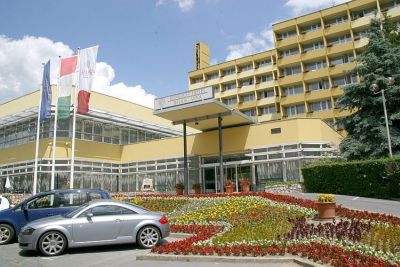 8341-heviz-hunguesthotelhelioskulso.jpg
