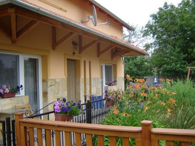a7b6-apartmanhaz-es-a-terasz.jpg